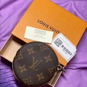Louis Vuitton round coin pouch